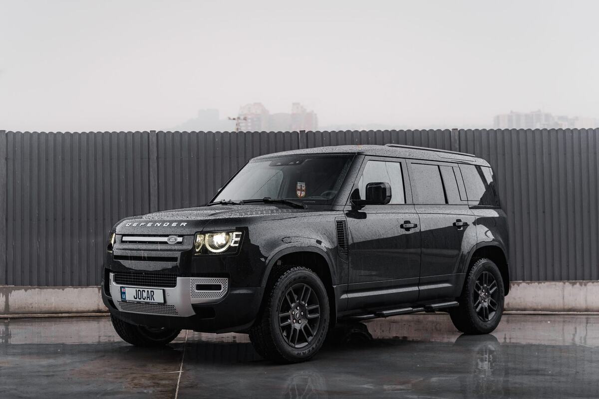 Land Rover Defender 3.0 rental in Tbilisi